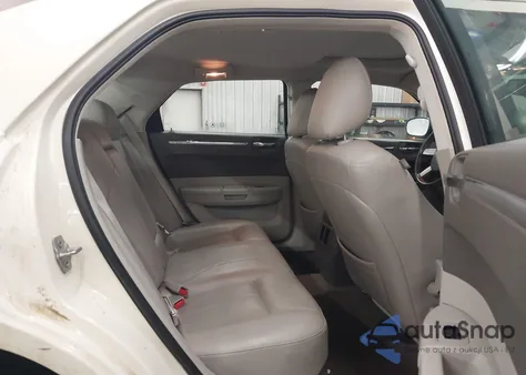 2009 Chrysler 300 Touring/Signature Series из США, поврежденный, VIN 2C3LK53V19H548744